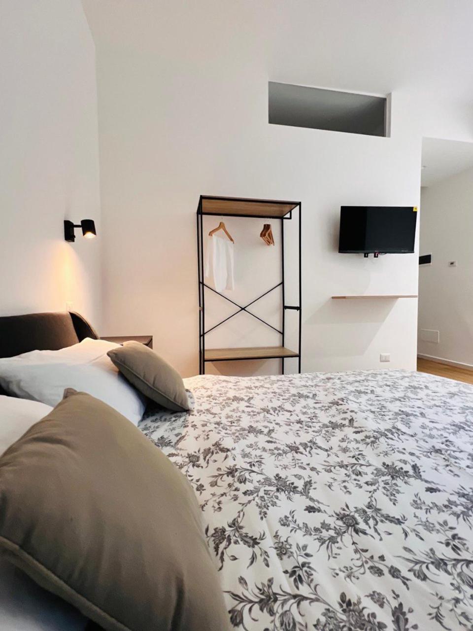 Finella Charming Rooms Bari Ngoại thất bức ảnh